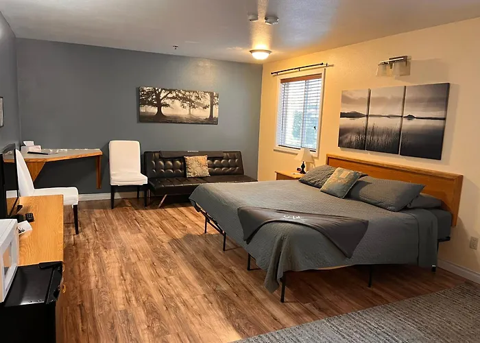 Snohomish Inn